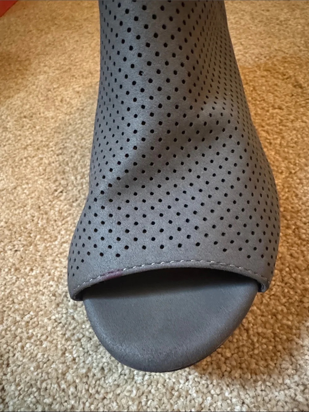 Pierre Dumas breathable perforated